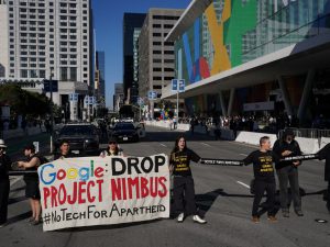 أكثر من ألف طالب يرفضون التدرب والعمل في غوغل وأمازون بسبب مشروع “نيمبوس” الإسرائيلي