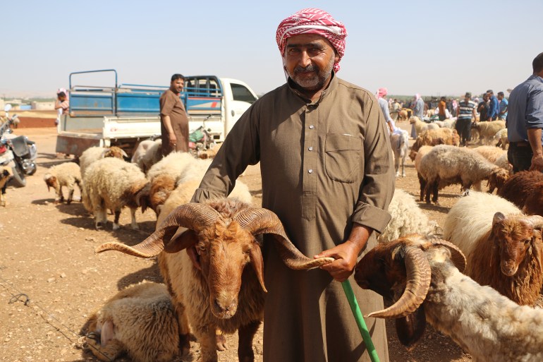 المربي عمار الخيل - سوق الأضاحي في مدينة إدلب شمال سوريا