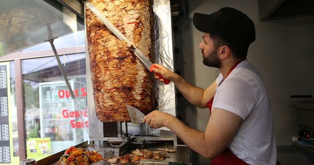 “دونر كباب”.. ساحة نزاع جديدة بين تركيا وألمانيا