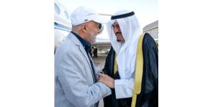 وزير النفط يعود إلى البلاد بعد انقضاء فترة علاجه بتركيا