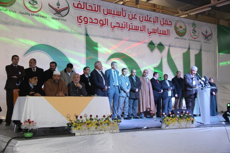 تفرق الاسلاميين بالجزائر في الإنتخابات الرئاسية 2024 بعد تجارب وحدوية (الجزيرةنت)