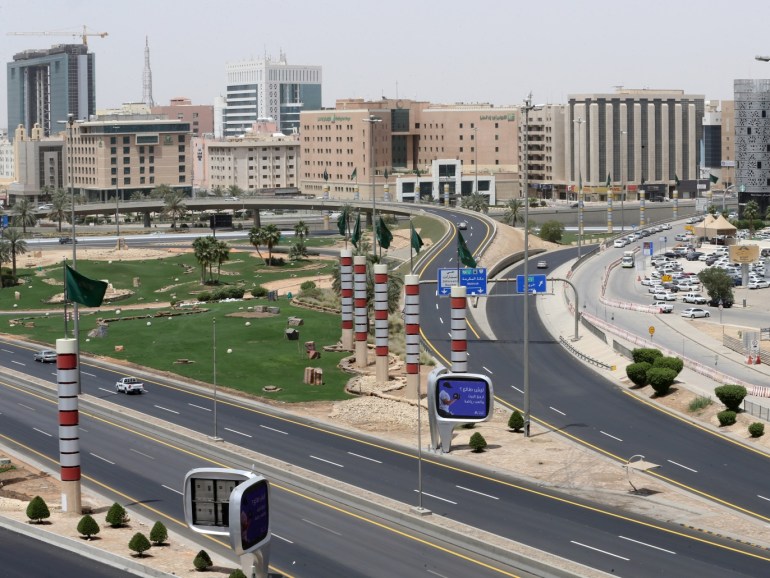 A general view shows almost empty streets, during the 24 hours lockdown to counter the coronavirus (COVID-19) outbreak in Riyadh, Saudi Arabia April 7, 2020. REUTERS/Ahmed Yosri