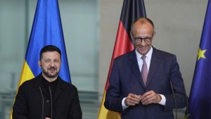 تعزيز الشراكة بين كييف وبرلين.. زيلينسكي بعد لقاء ميرتس: بوتين يماطل لإنهاء الحرب