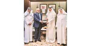 اليوسف يستقبل وفد المنظمة الإسلامية للعلوم الطبية