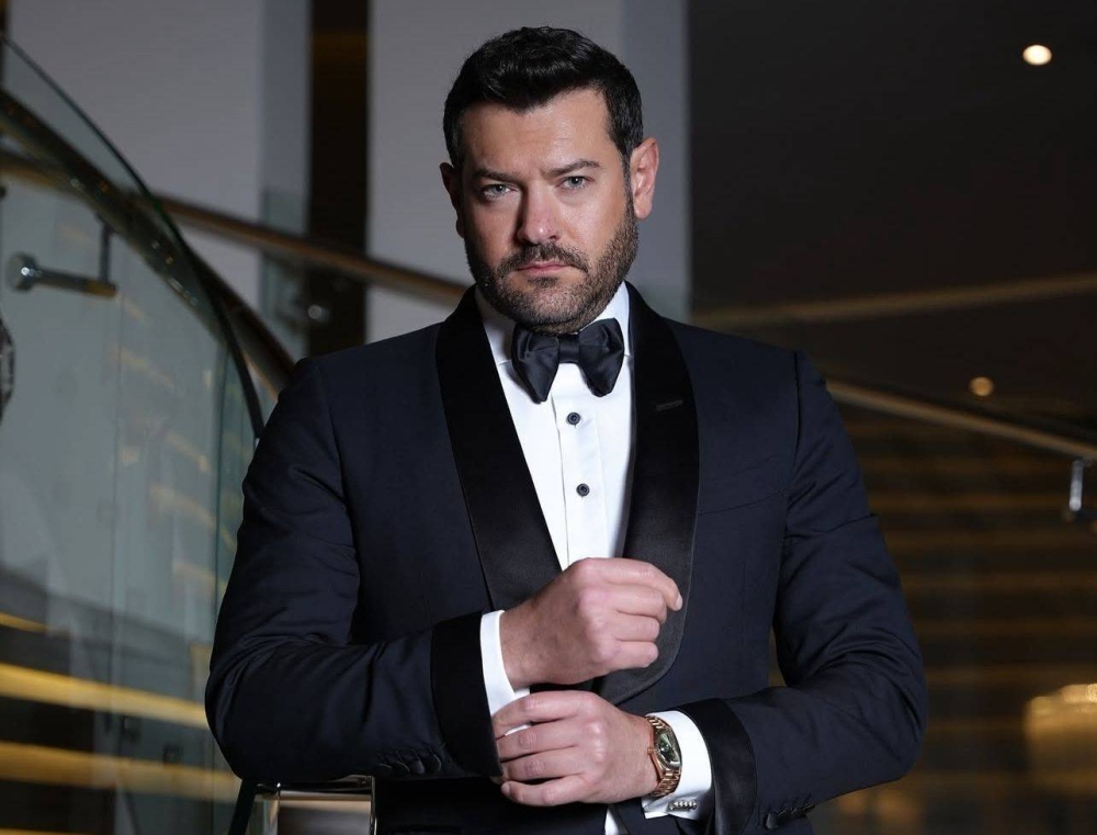 عمرو يوسف لـ«عكاظ»: لم أتخوف من «السلم والثعبان».. ومنة شلبي اعتذرت لأسبابها الخاصة