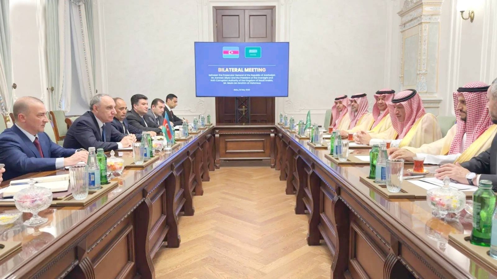 الكهموس والنائب العام الأذربيجاني يبحثان مكافحة الجرائم العابرة للحدود