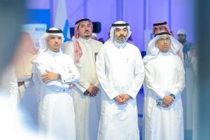 وزير الاتصالات يقف ميدانيّاً على جاهزية شبكة موبايلي لخدمة ضيوف الرحمن