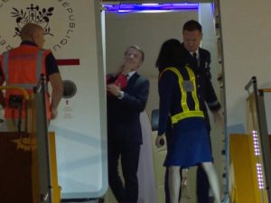 مغردون: صفعة بريجيت لماكرون هل هي صفعة الزوجة أم المعلمة؟