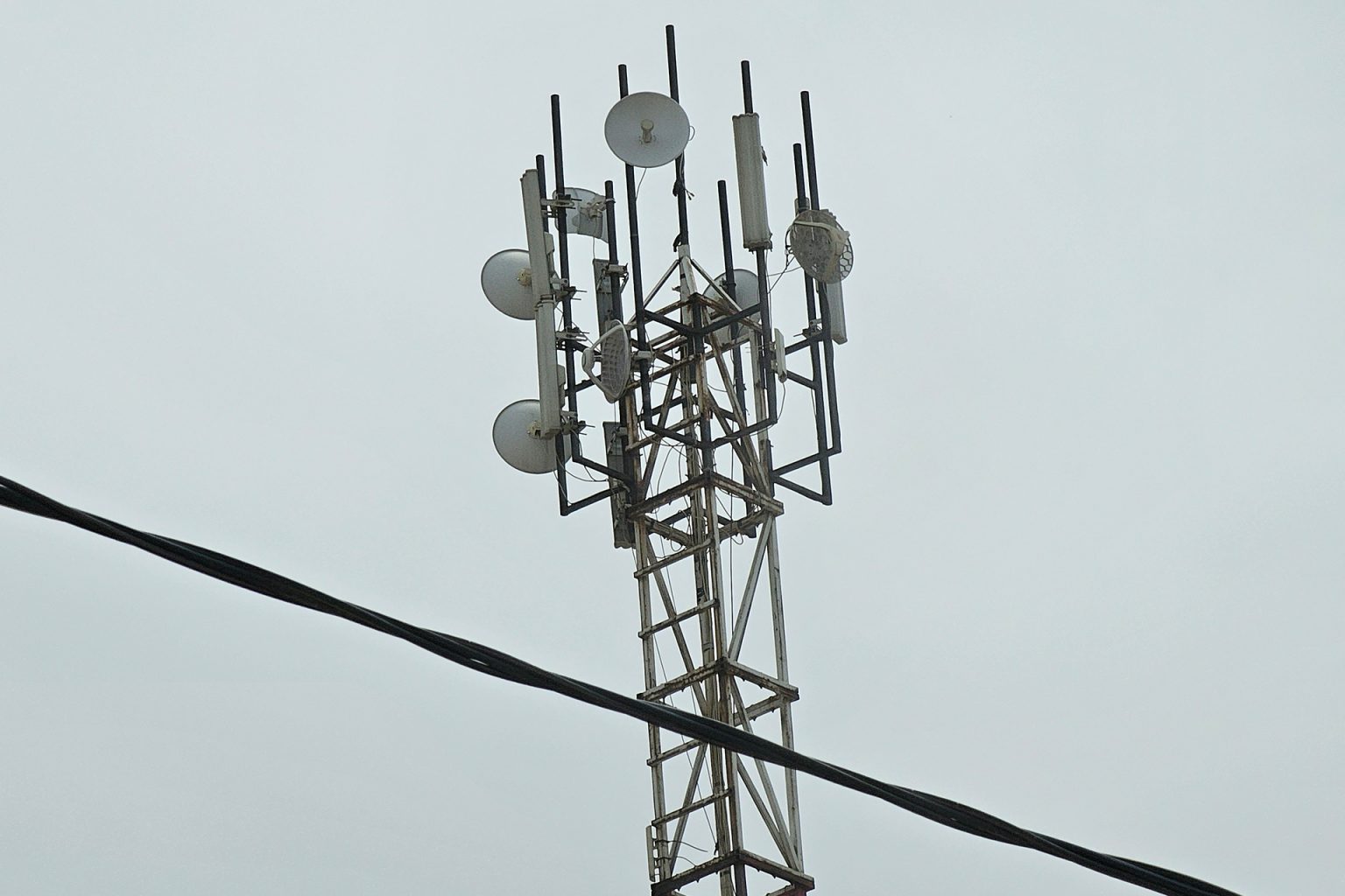 من البيروقراطية إلى التحول الرقمي.. كيف تعيد وزارة الاتصالات السورية بناء القطاع؟