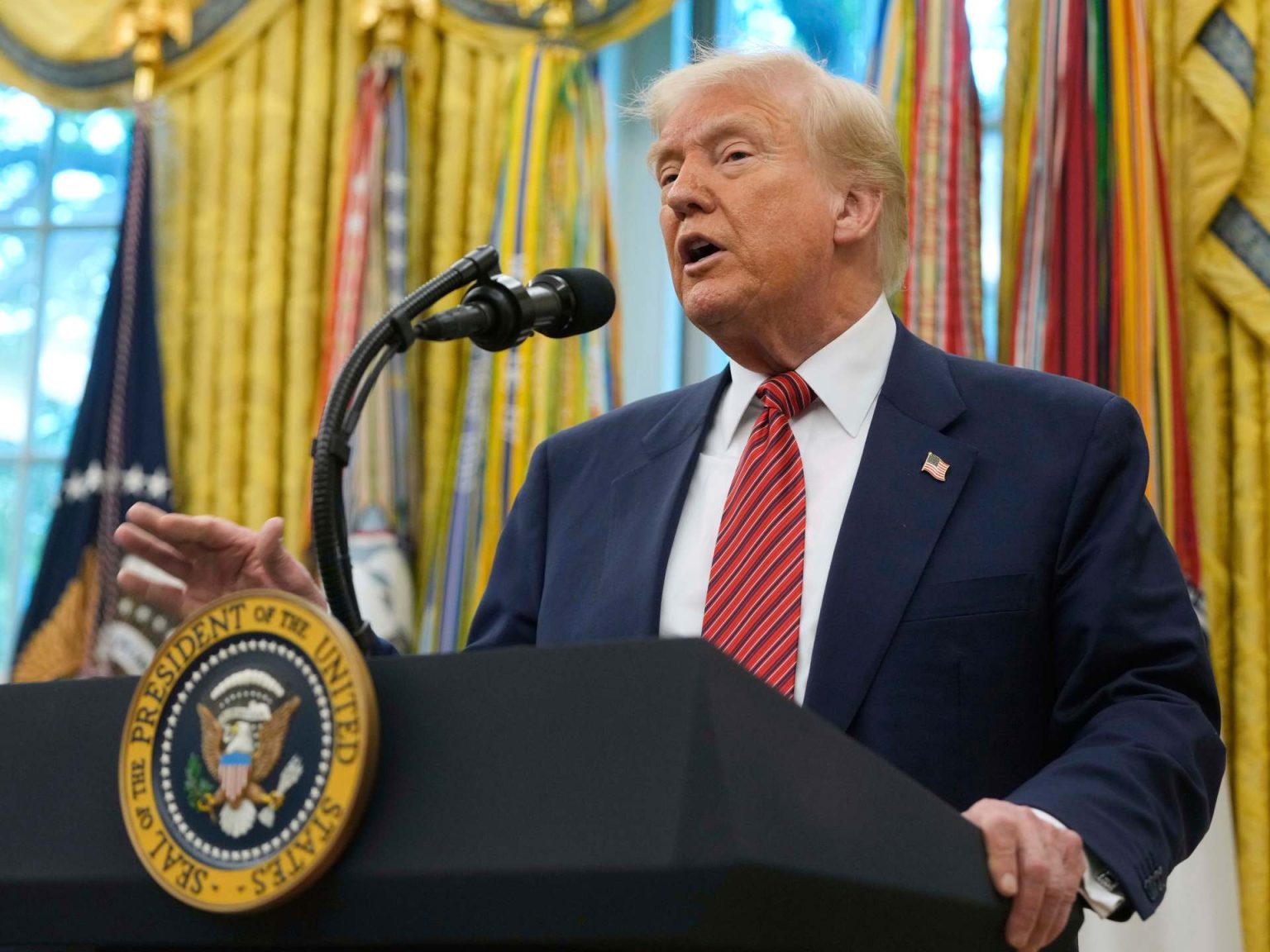 3 عوامل دفعت ترامب لاتفاق وقف إطلاق النار مع الحوثيين