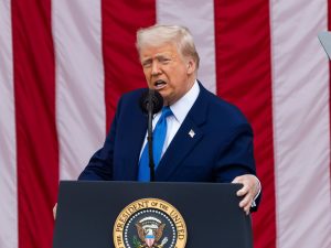 حرب ترامب المتقلبة على المبادئ الاقتصادية تجعل الأسواق متوترة