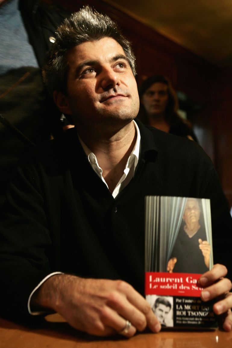 PARIS, FRANCE - NOVEMBER 8: French author Laurent Gaude poses after winning the famous French Goncourt prize for his book "Le soleil des Scorta" on November 8, 2004 in Paris, France. (Photo by Pascal Le Segretain/Getty Images)