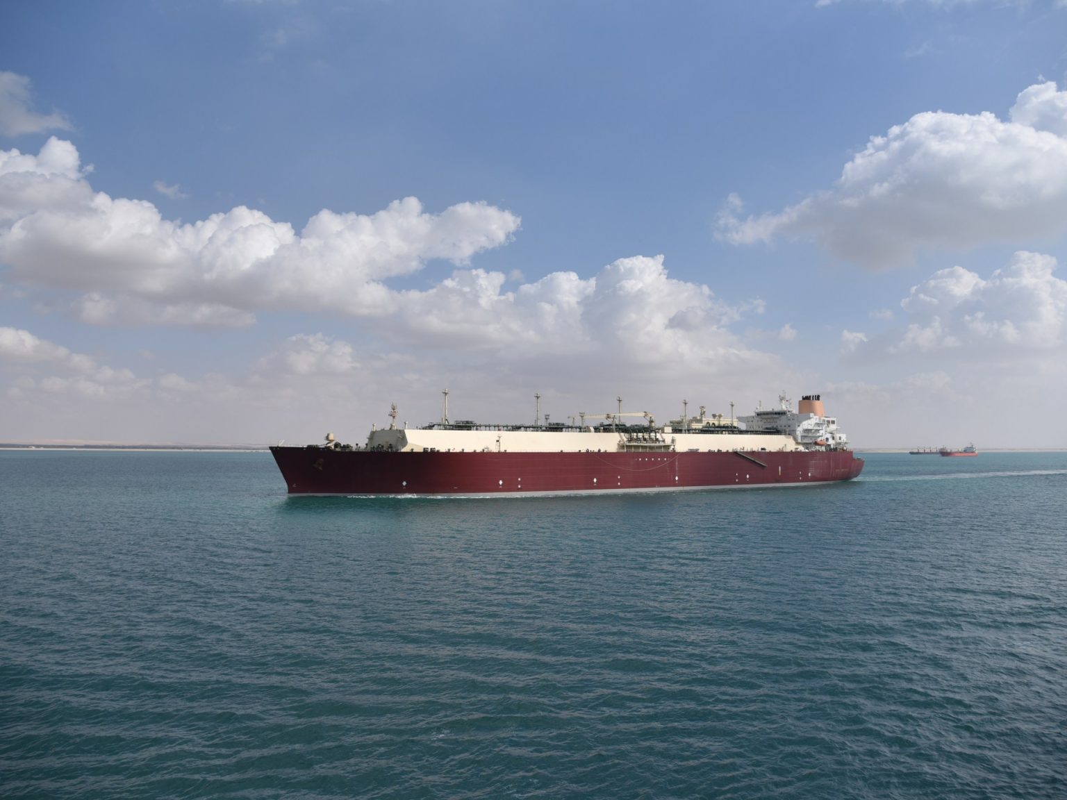 مصر تسعى لشراء 60 شحنة غاز بعد تراجع الإمدادات الإسرائيلية