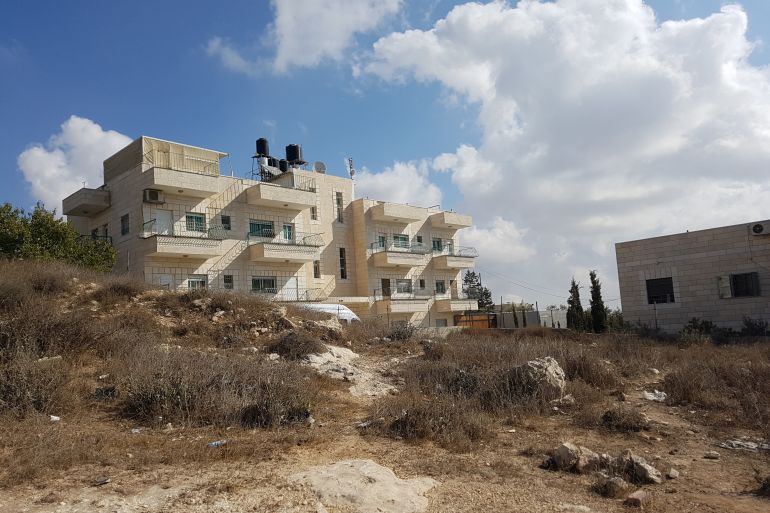 6-جزء من منازل أم طوبا التي سجلت الأراضي التي أقيمت عليها باسم الصندوق القومي اليهودي(الجزيرة نت)