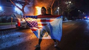 ترامب يأمر بنشر قوات المارينز في لوس أنجلوس ويهدد باعتقال حاكم كاليفورنيا