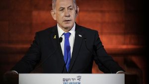 نتنياهو وإيران: تلويحٌ بالتغيير من الداخل واستدعاء واشنطن إلى قلب المواجهة