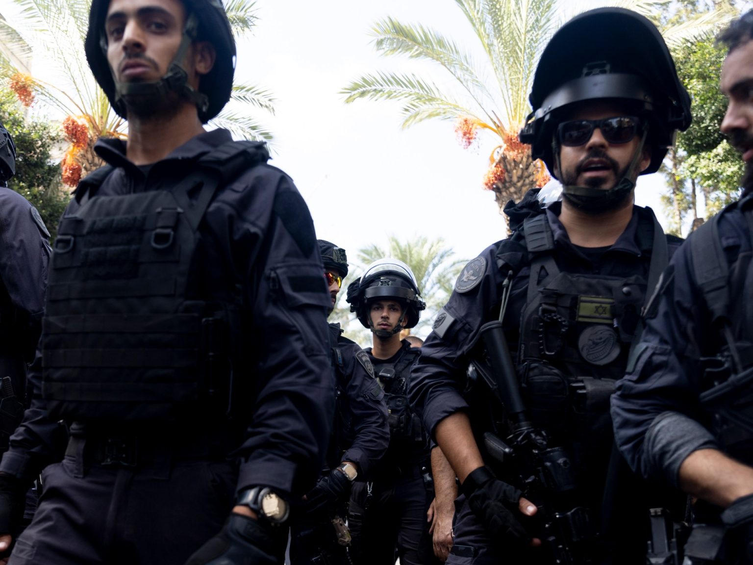 إسرائيل تعتقل شخصين بتهمة التخابر مع إيران