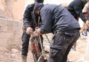 لماذا أطلقت «لجنة السلم» سراح ضبّاط وجنود من نظام الأسد؟