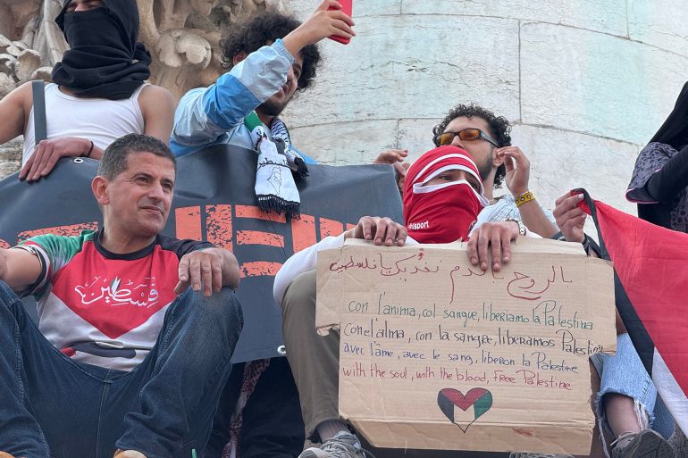 مظاهرات تضامنية في باريس مع نشطاء سفينة مادلين