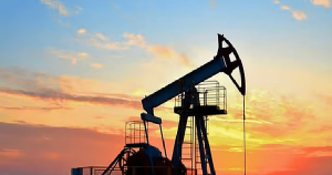 النفط يرتفع في التعاملات الآسيوية المبكرة