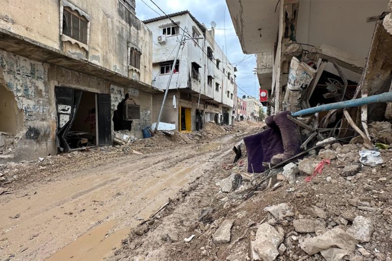 صورة ٢_ فلسطين جنين فاطمة محمود الجزيرة نت_ اثار الدمار في شوارع مخيم جنين_