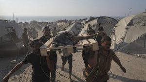 ليلة انتظار مساعدات دموية.. 46 قتيلاً في غارات إسرائيلية بقطاع غزة