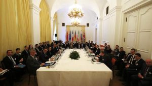 إيران والترويكا الأوروبية تناقشان البرنامج النووي في اسطنبول.. أي أفق للتسوية والاتفاق؟