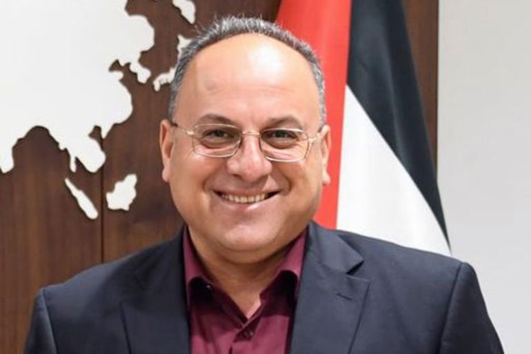 فسطين- بسام زكارنة -رئيس نقابة الموظفين العمومييين المحظورة - الجزيرة نت