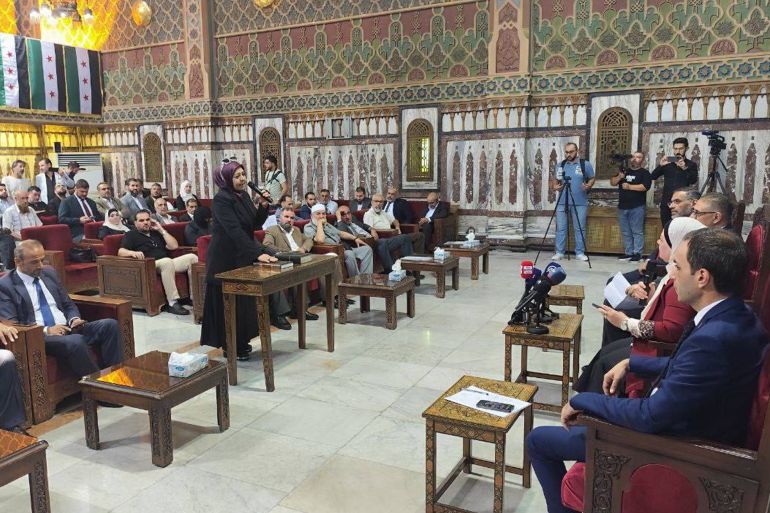 اللجان الفرعية تؤدي القسم أمام اللجنة العليا للانتخابات