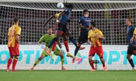 إنغويسا يقود نابولي لانتصار صعب خارج ملعبه