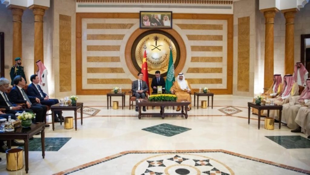 نائب أمير مكة يستقبل نائب الرئيس الصيني