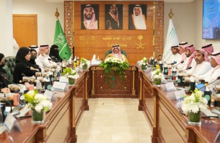 من قلب الميدان.. وزير التعليم يستمع لصوت جدة ويبحث ملامح المستقبل