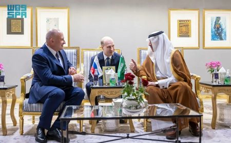 وزير شؤون الدفاع المدني والطوارئ الروسي يصل إلى الرياض لحضور بطولة العالم لرياضة الإطفاء والإنقاذ