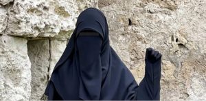 مختصة: الغرب يحترم موضة الاحتشام العربي والموضة الخليجية