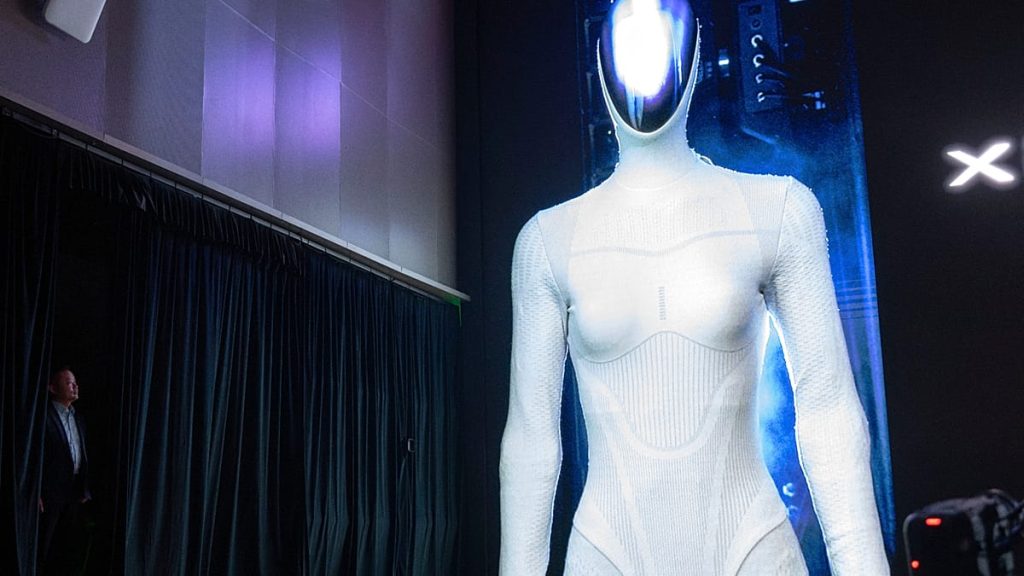 فيديو. “إكس بينغ” تكشف الروبوت البشري الجديد “آيرون” بيوم الذكاء الاصطناعي