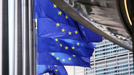 طائرات مسيّرة تعيق الملاحة الجوية مجددًا.. والاتحاد الأوروبي يشدّد قيود التأشيرات على الروس