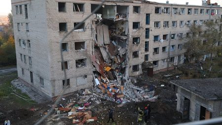 روسيا تقتل 6 أشخاص على الأقل في أوكرانيا.. وكييف ترد بضرب منشآت النفط