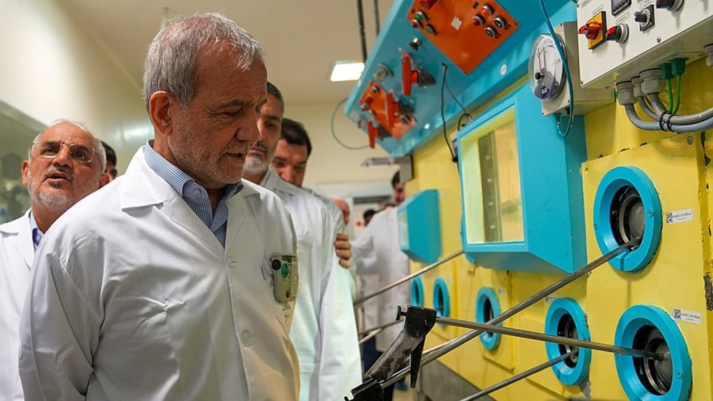 بزشكيان: طهران ستعيد بناء منشآتها النووية “بقوة أكبر” ولا تسعى أبداً لامتلاك سلاح نووي