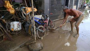 فيديو – إعصار “كالمايجي” يغمر وسط الفلبين ويتسبب في مقتل العشرات