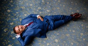 “وقت الأرض”.. صيحة عالمية جديدة لخفض التوتر وتعزيز الصفاء الذهني بالاستلقاء