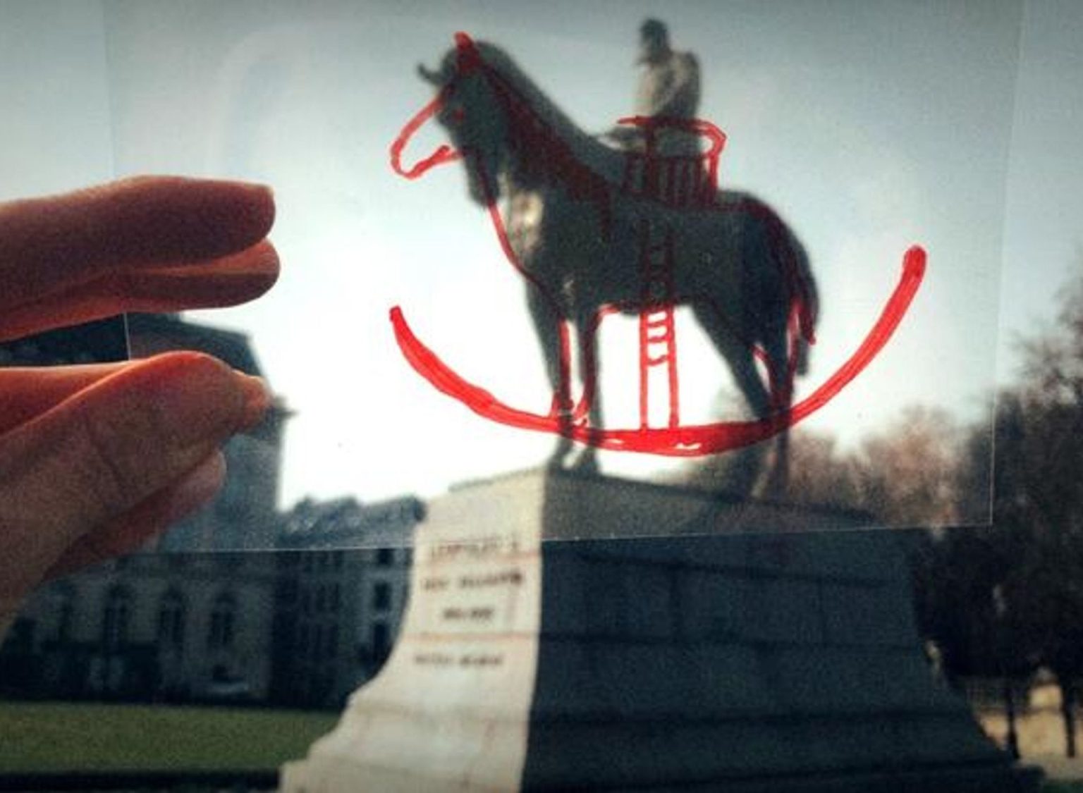 رسائل وأمنيات مخبّأة في قلب بروكسل تركها بناة المدينة