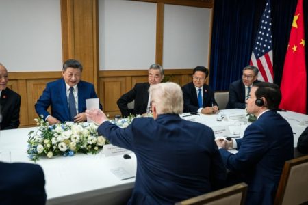 ترمب يُبدد التكهنات: لا نية لضرب فنزويلا !