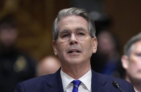 بيسنت: مستعدون لزيادة الرسوم إذا لم تلتزم الصين بتعهداتها