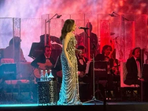 أنغام تتألق في موسم الرياض وتصف الموسيقى بأنها «طير سلام» – أخبار السعودية