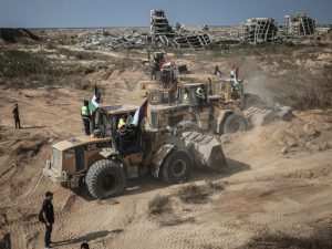 غارديان: الخطة الأميركية تقسم غزة وتبقي الفلسطينيين بمنطقة طاردة