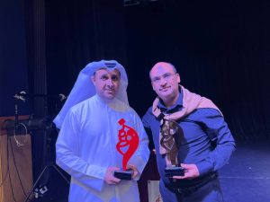 مهرجان الكويت الدولي للمونودراما يختتم دورته الثامنة بتكريم المخرج التونسي حافظ خليفة