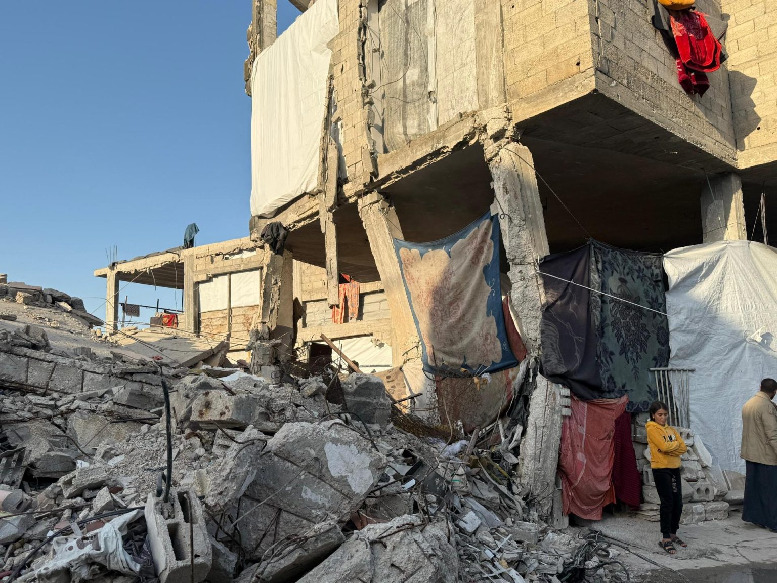 منازل في غزة تلفظ أنفاسها الأخيرة