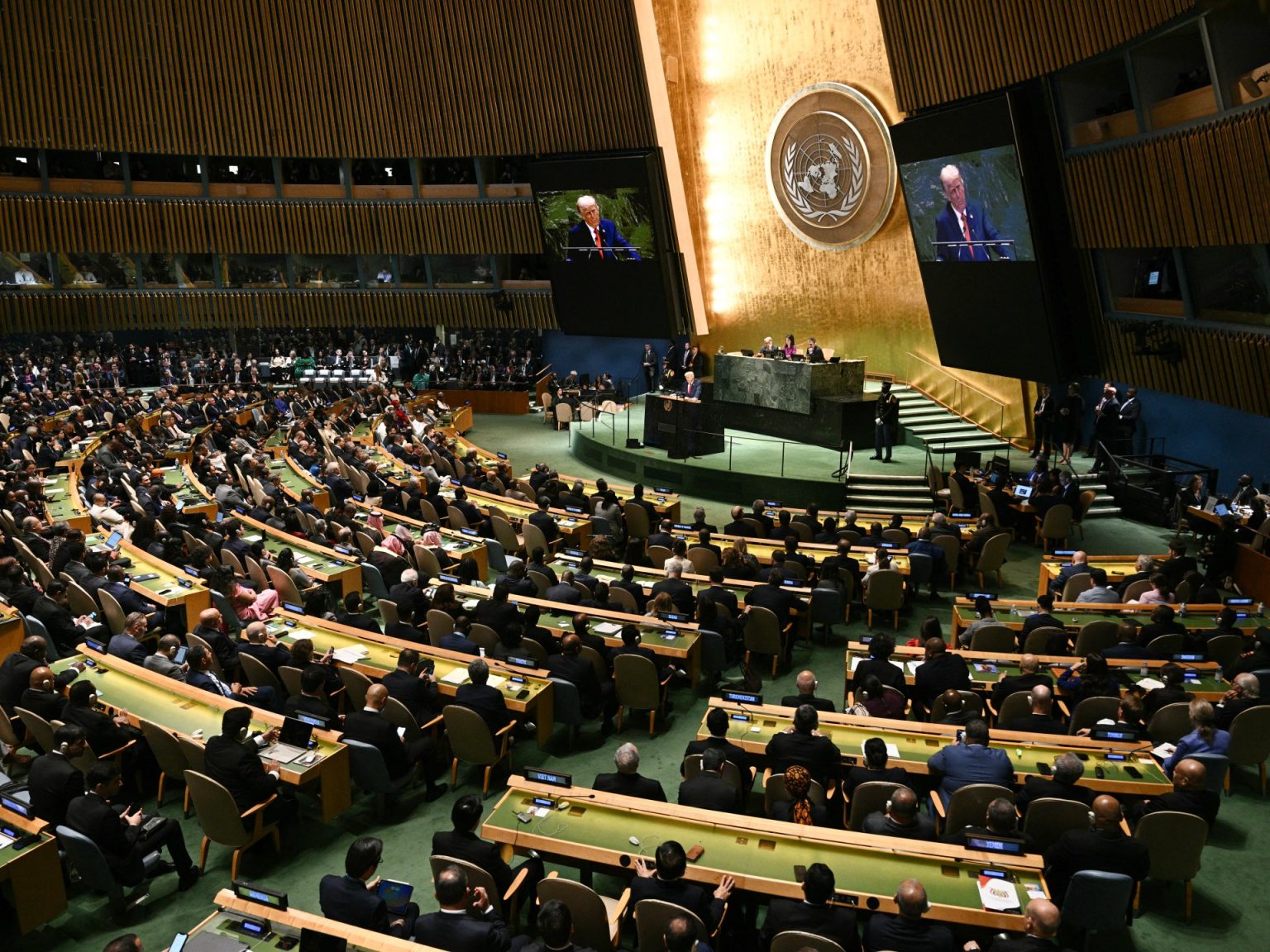 دلالات القرار الأممي بسيادة الفلسطينيين والسوريين على أراضيهم ومواردهم