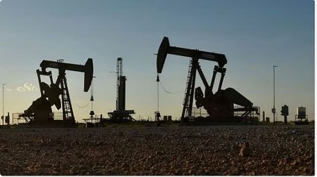 ارتفاع أسعار النفط.. وخام برنت يسجل 63 دولارا للبرميل