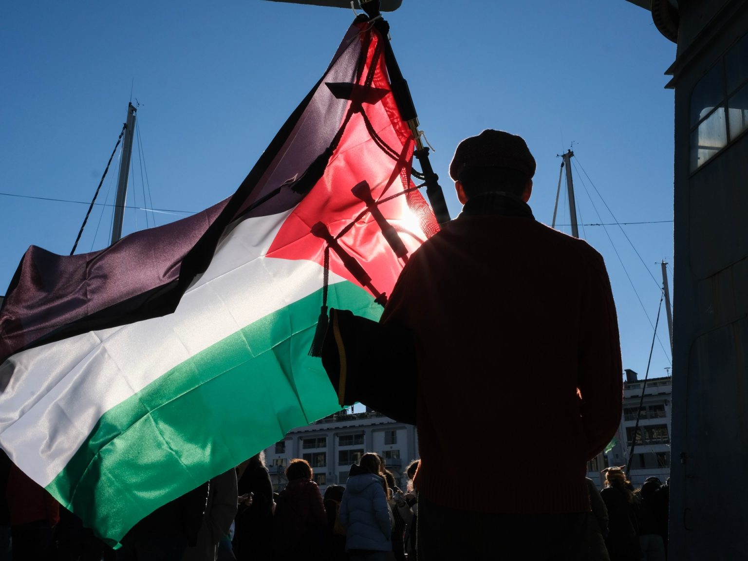 احتجاجات ضد دعم إسرائيل تعطل رحلات جوية وقطارات بإيطاليا